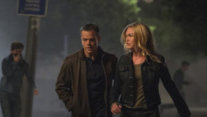 Matt Damon e Julia Stiles in "Jason Bourne"