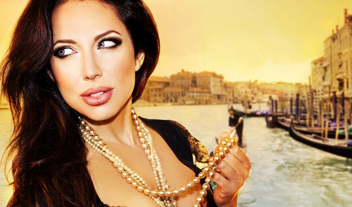 Una carriera tutta in ascesa per la bella Francesca Vegas: la sosia ufficiale di Angelina Jolie. Lei è nata a Barcellona e risiede a Madrid, un po’ lontano da Los […]