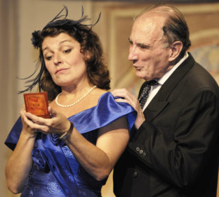 Un'immagine dello spettacolo "L'amica delle mogli" di Luigi Pirandello
