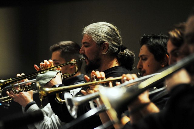 La Saint Louis Big Band diretta da Antonio Solimene è una formazione orchestrale che rispetta in pieno la struttura classica della big band. La formazione, nata nel settembre del 2007, […]