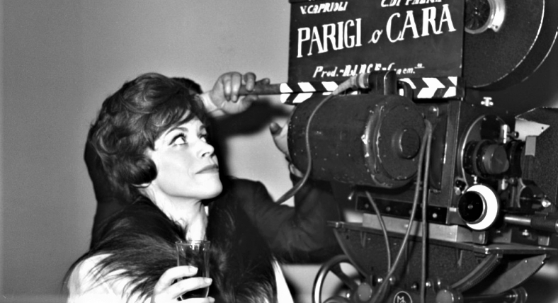 Stasera in tv su Cine34 alle 21,10 Parigi o cara, un film commedia italiano del 1962, diretto da Vittorio Caprioli e scritto e interpretato da Franca Valeri e dallo stesso […]