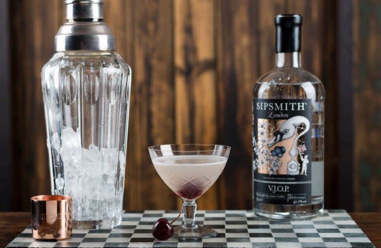 Stocks Spirits è il nuovo distributore italiano di Sipsmith Gin, il distillato che ha segnato l’ascesa del ‘gin-rinascimento’ mondiale. La storia di Sipsmith London Dry Gin nasce da un’amicizia, quella […]