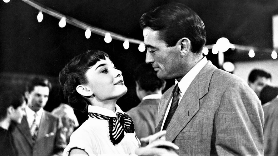 Stasera in tv su TV 2000 alle 21,10 Vacanze romane, un film del 1953 diretto da William Wyler, interpretato da Gregory Peck e Audrey Hepburn. Il film, che capovolge la […]