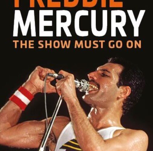 Amici di Mondospettacolo, oggi voglio presentarvi lo scrittore e giornalista Paolo Borgognone, con il quale parleremo del suo bellissimo libro: “Freddie Mercury– The Show must Go on”. Ho proposto a […]