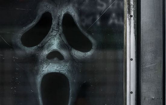 Ambientato nella grande metropoli di New York, Scream VI è diretto dagli stessi Matt Bettinelli-Olpin e Tyler Gillett che si erano occupati nel 2022 di Scream, quinto capitolo della serie […]