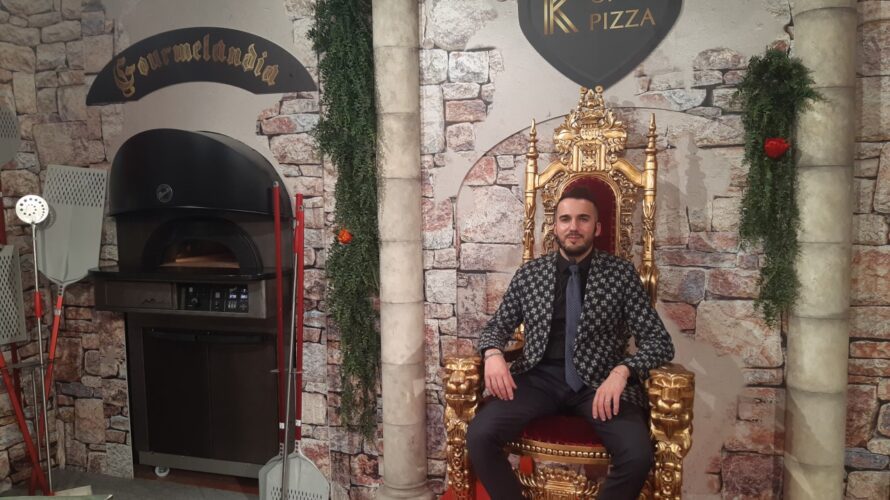 Cresce l’attesa per il programma tv sul gourmet ‘King of Pizza‘, talent-show televisivo in onda sul circuito Sky per la sua terza edizione. In queste settimane sono partite le registrazioni […]