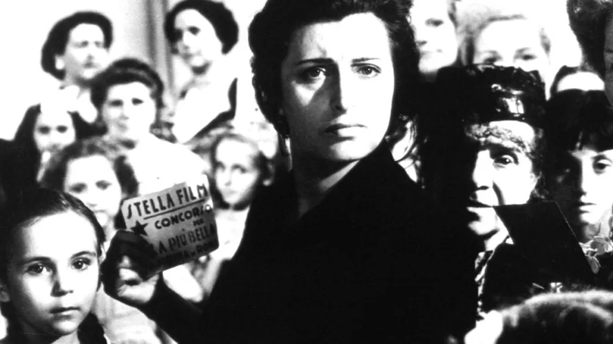 Stasera in tv su Rai 3 alle 21,50 Bellissima, un film drammatico del 1951 diretto da Luchino Visconti con Anna Magnani e Walter Chiari. Con il soggetto di Cesare Zavattini, […]