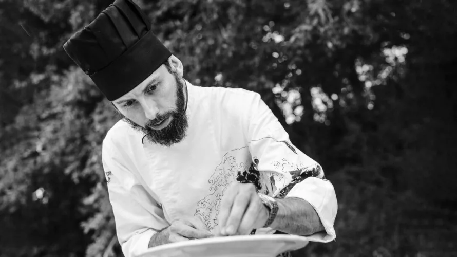 Fungo Quercetto Bosco Mar: la scelta dello Chef Dalicandro Paolo Dalicandro, si definisce uno chef non convenzionale che ha scelto la strada dell’indipendenza culinaria. Dopo 10 anni di esperienza nella […]