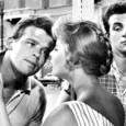 Stasera in tv su Rai Storia alle 21,10 Poveri ma belli, un film del 1957 diretto da Dino Risi. È il primo film della trilogia che comprende anche Belle ma […]