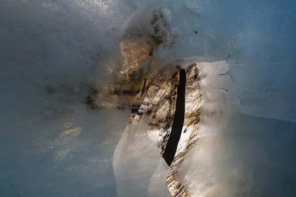 In occasione dei 15 anni dal lancio di Ultimate Landscapes, il progetto fotografico che racconta la fusione dei ghiacciai alpini, protetti da una “coperta termica” per prevenire i danni della […]