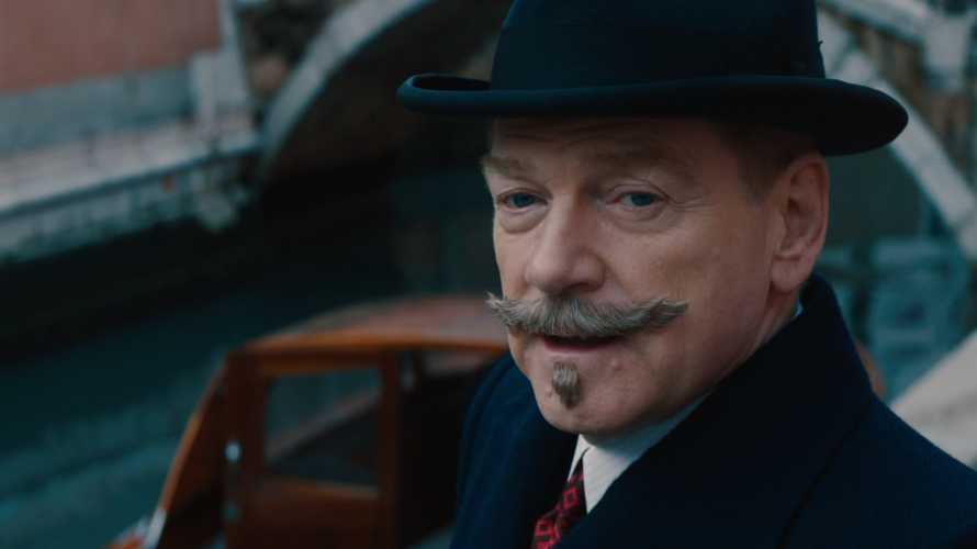 Dopo Assassinio sull’Orient Express e Assassinio sul Nilo, Kenneth Branagh ci riporta nel mondo di Hercule Poirot con Assassinio a Venezia, attingendo per la terza volta da Agatha Christie, ma […]