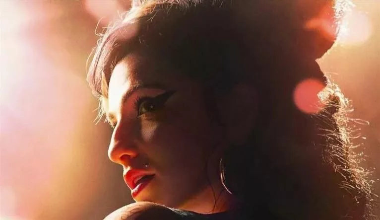 Sebbene sia scomparsa il 23 Luglio del 2011, la voce della nota cantante inglese Amy Winehouse continua ancora a riecheggiare nell’immaginario musicale di tutto il mondo, tanto che la sua […]