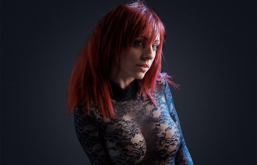 “Paola La Montanara: Eleganza, Creatività e Passione”