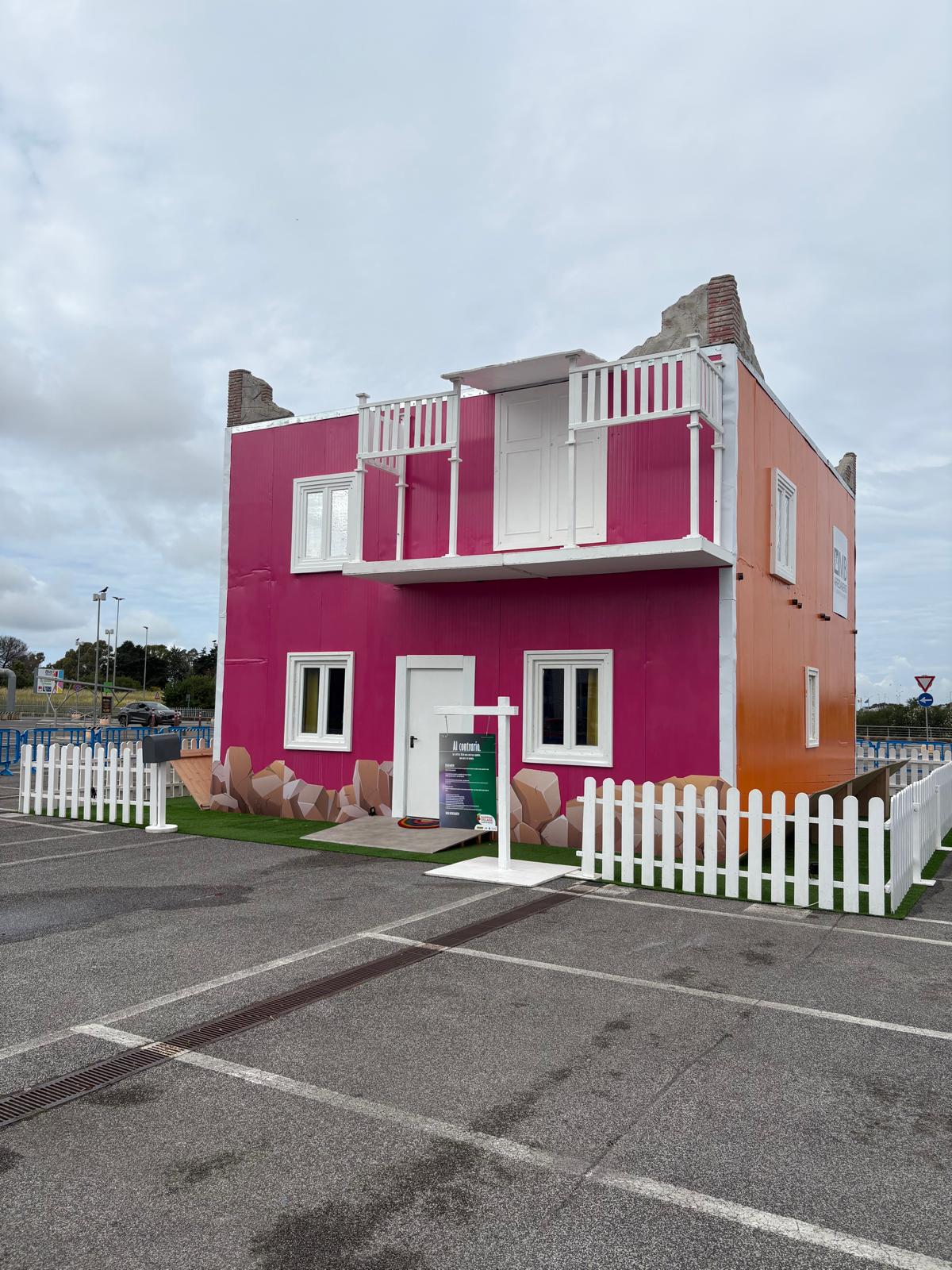 “La Casa Capovolta”, set fotografico “instagrammabile”.
